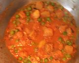 A picture of step 8 of Soya Matar / Soya Green Peas Curry.