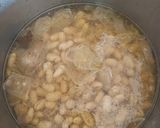 Foto del paso 3 de la receta: Alubias con boletus en olla lenta