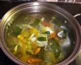 Foto langkah ke 6 dari resep Sup ikan patin kuah bening.