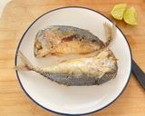 A picture of step 1 of Spicy Mackerel Salad.