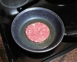 Foto del paso 1 de la receta: Hamburguesa a la plancha con salteado campestre