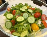 Hình bước làm 4 của món Món cho bé: Salad trộn thịt bò và Khoai tây chiên lắc phô mai