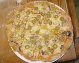 Sonkás, gombás pizza recept fázis 7 fotója