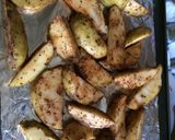 Foto langkah ke 3 dari resep Bake Potatoes Wedges.