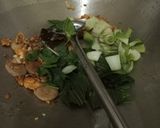 Foto langkah ke 3 dari resep Kwetiau Goreng Seafood.