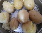 A picture of step 1 of Bread Kachori.