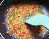 Foto langkah ke 3 dari resep Suir Pindang Tongkol Pedas.