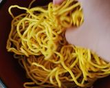 Foto langkah ke 1 dari resep Tumis Mie Kuning Basah.