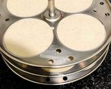 ஆரோக்கியமான கம்பு இட்லி (Kambu idli recipe in tamil) ரெசிபி ஸ்டேப் 5 புகைப்படம்