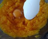 Foto del paso 2 de la receta: Ravioles de calabaza y queso (salsa a elección) fácil