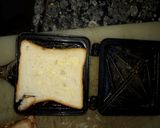 A picture of step 5 of Peri peri bread toast.