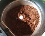 Foto langkah ke 1 dari resep Kopi hitam pandan.