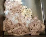 Hình bước làm 1 của món Lẩu lòng bò