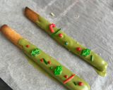 Hình bước làm 5 của món 🎄 Bánh Quy Trà Xanh Giáng Sinh (Christmas Biscuit Sticks with Matcha Glaze)