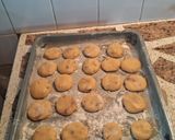 Foto del paso 7 de la receta: Galletas navideña con frutas abrillantadas rellenas con dulce de leche