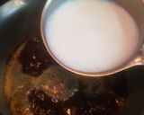 A picture of step 3 of Saunf wali chai.
