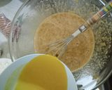 Foto langkah ke 3 dari resep Banana Chocolate Bread.