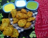 A picture of step 5 of Methi na Gota.