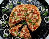 A picture of step 4 of Cheesy Chapati Pizza.