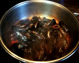 Foto del paso 3 de la receta: Mejillones en salsa de tomate frito a 5 especias