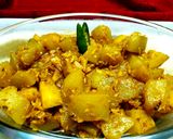 A picture of step 3 of Kaancha Peper Dalna Raw Papaya Curry.