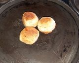 A picture of step 5 of Stuffed bread patties.