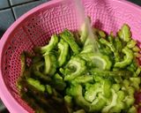 Foto langkah ke 2 dari resep Tumis Pare Pedas.