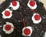 Foto langkah ke 8 dari resep Black forest kukus ala mama Tatan.
