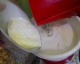 Foto langkah ke 2 dari resep Milky White Roll Cake.