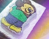 A picture of step 5 of Micky mouse cake.