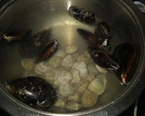 Foto del paso 1 de la receta: Merluza a la marinera