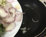 Foto langkah ke 2 dari resep Mie goreng bumbu sop instan.