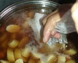 Foto langkah ke 2 dari resep Kolak pisang ubi sederhana.