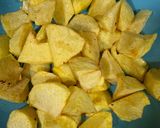 A picture of step 3 of Valencian Patatas Bravas.