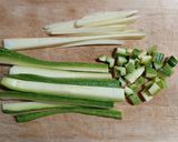 Foto del passaggio 2 della ricetta Paccheri con Gamberi e Zucchine al Profumo di Menta e Limone