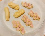 Hình bước làm 3 của món Bánh mì xúc xích