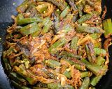 A picture of step 4 of Okra Masala Subzi.
