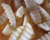 صورة لخطوة 1 من وصفة بطاطا مقرمشة في الفرن🍟