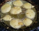 A picture of step 2 of Bhajiyas.