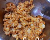 A picture of step 2 of Aloo Bharta.