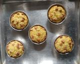 Foto langkah ke 6 dari resep Muffin Sosis Keju.