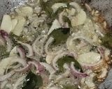 Gambar langkah 2 resipi Gulai Cendawan dan udang.