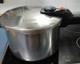 Foto del paso 3 de la receta: Rabo de ternera estofado al vino tinto