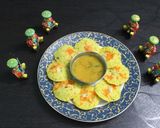 A picture of step 9 of Udupi style Rava idli.