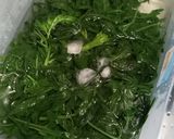 Foto langkah ke 2 dari resep Tumis daun kenikir.