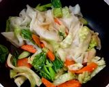 A picture of step 5 of Pad See Ew Seafood Noodles.