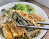 รูปขั้นตอนการทำที่ 4 ของ บะหมี่ไข่ม้วนไส้ผักโขม