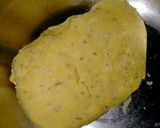 Foto langkah ke 4 dari resep Garlic Cheese Cookies.