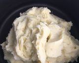 A picture of step 3 of No butter mushed potatoes.