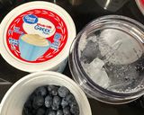 A picture of step 1 of Berries smoothie.